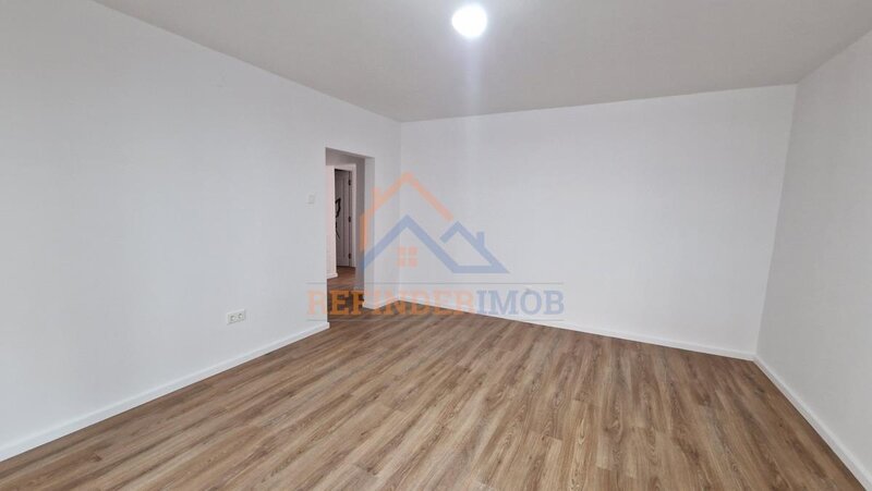Nerva Traian Apartament de vanzare cu 3 camere, zona Nerva Traian